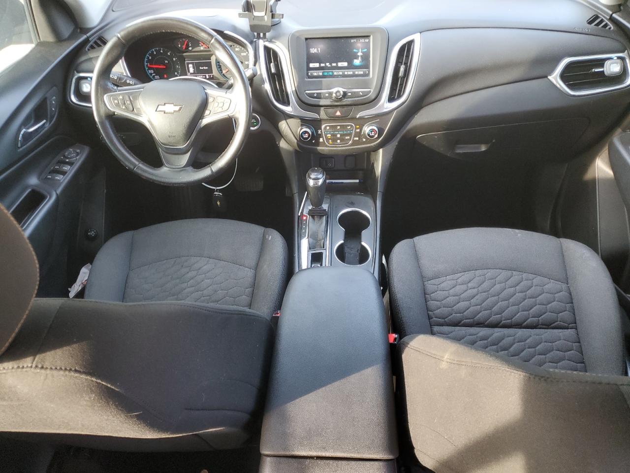 2GNAXJEV0J6183216 2018 Chevrolet Equinox Lt