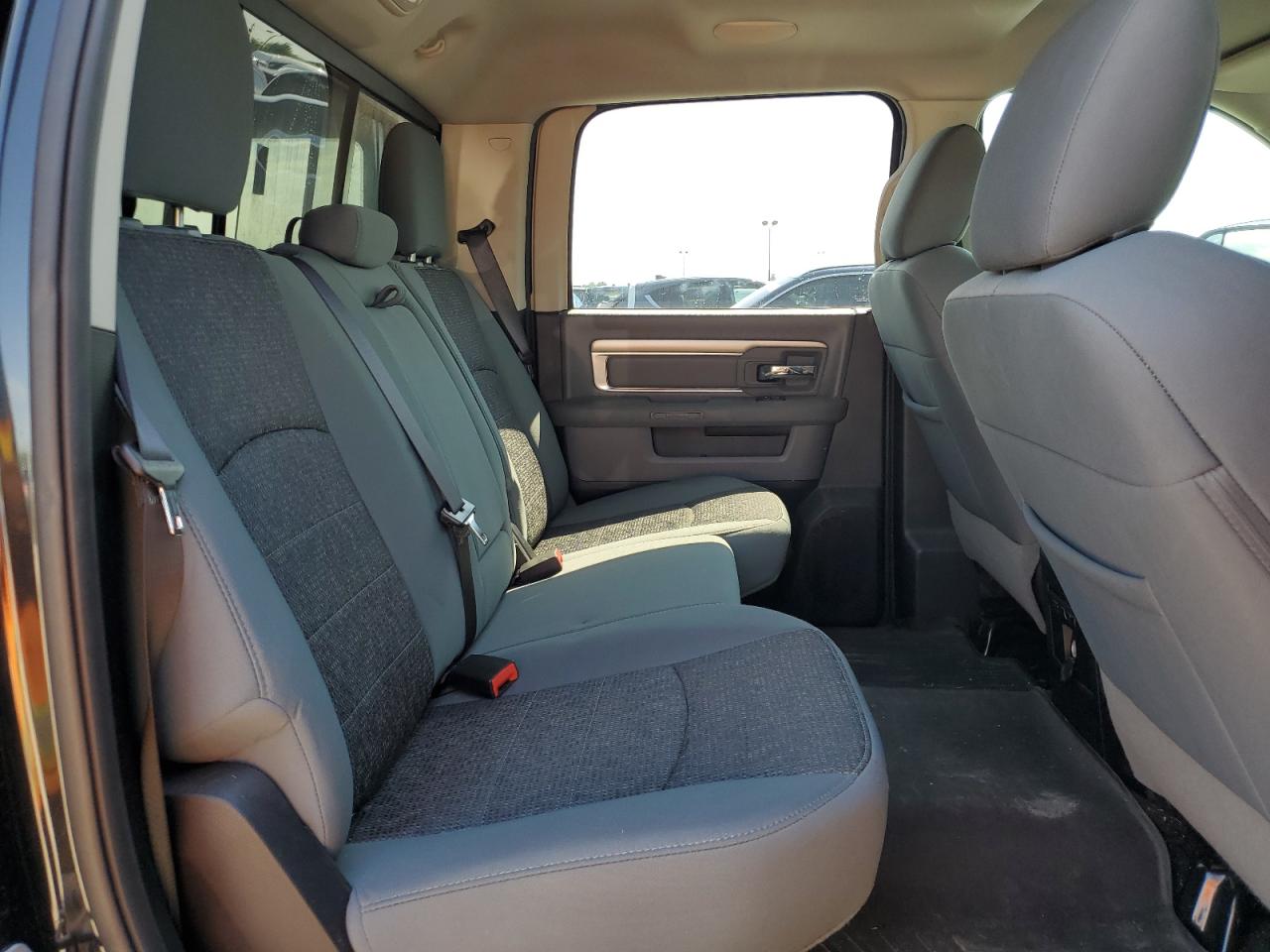 1C6RR7TM0FS724375 2015 Ram 1500 Slt