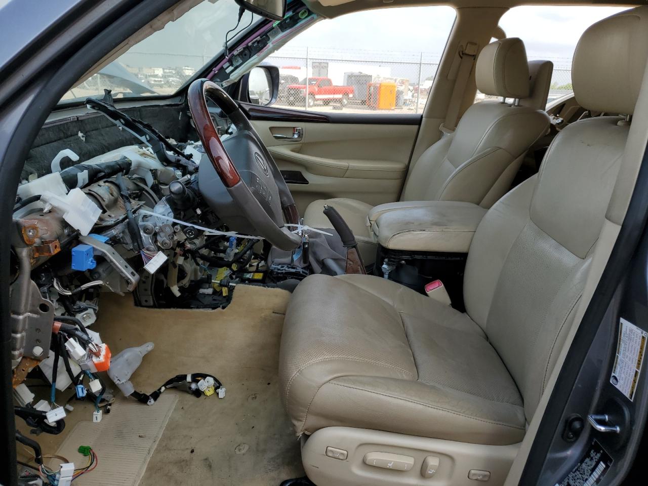 JTJHY7AX4D4130102 2013 Lexus Lx 570