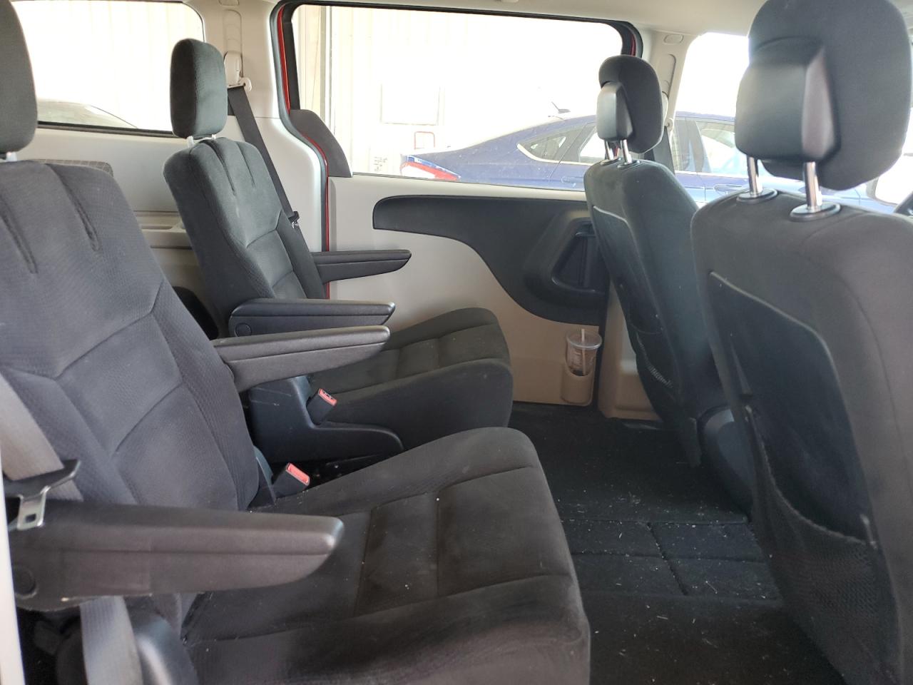 2C4RDGBG8FR543125 2015 Dodge Grand Caravan Se