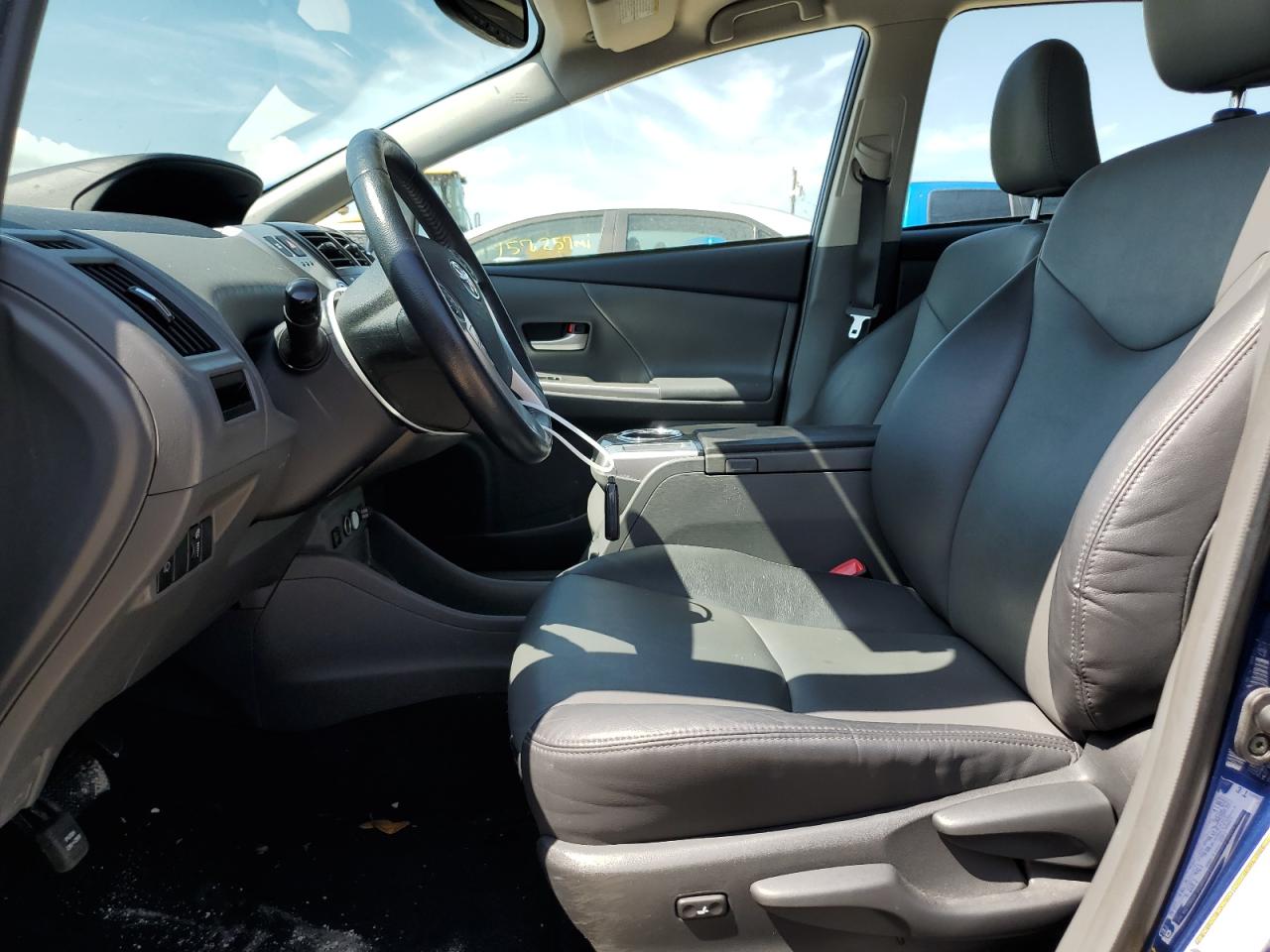 JTDZN3EU7D3288187 2013 Toyota Prius V