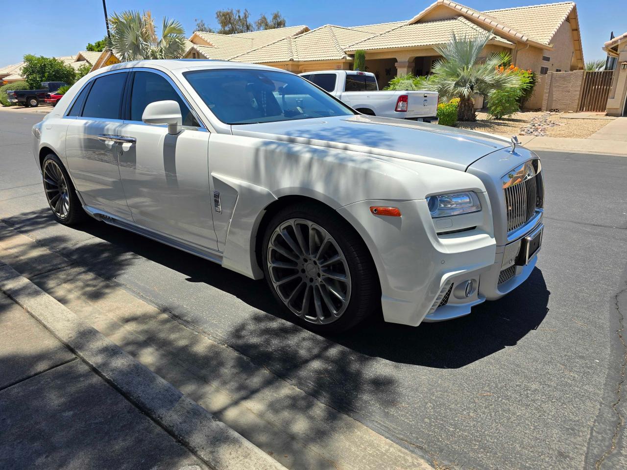 2013 Rolls-Royce Ghost vin: SCA664S50DUX51744