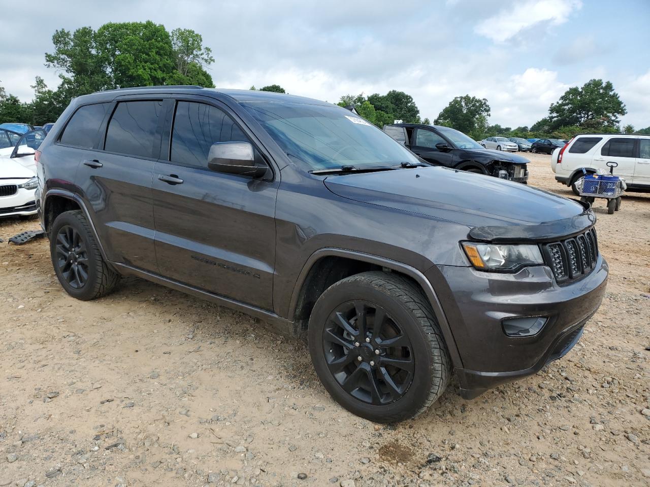 1C4RJEAG5HC756785 2017 Jeep Grand Cherokee Laredo