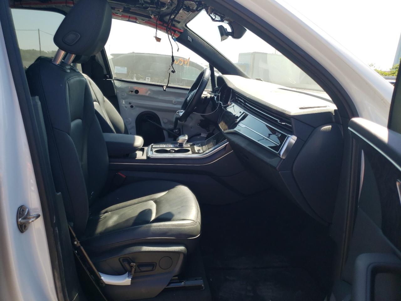 WA1AXAF74MD022604 2021 Audi Q7 Premium