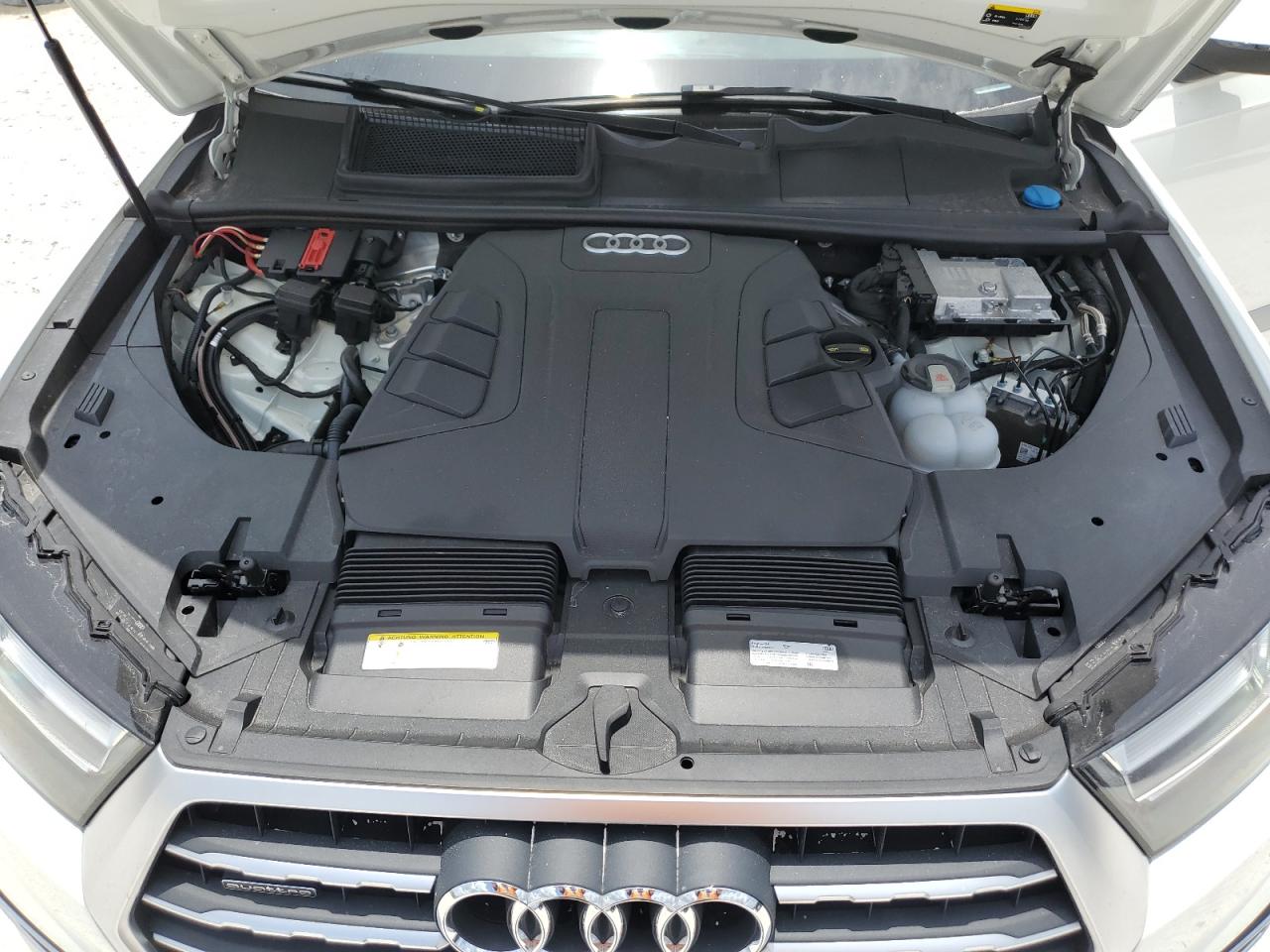 WA1LAAF71KD043689 2019 Audi Q7 Premium Plus