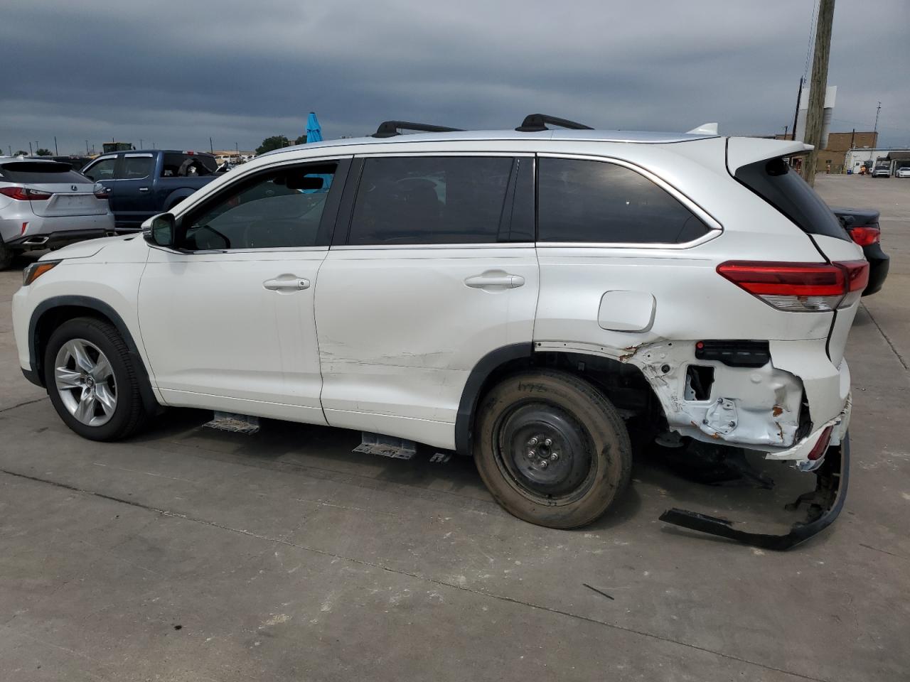 5TDYZRFH7KS340076 2019 Toyota Highlander Limited