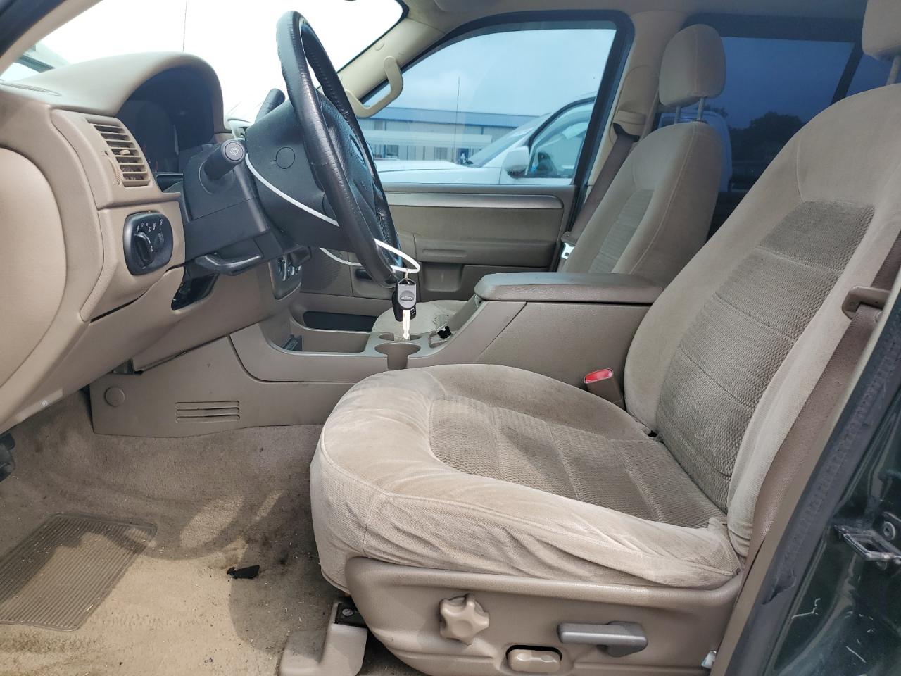 1FMZU73K74UB08563 2004 Ford Explorer Xlt