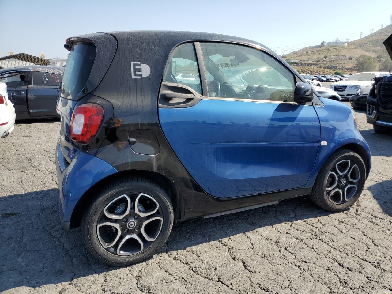 2017 Smart Fortwo vin: WMEFJ9BA7HK214308