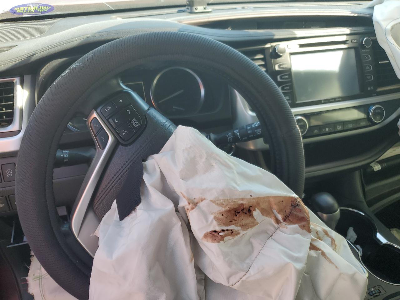 5TDDZRFHXHS379428 2017 Toyota Highlander Limited