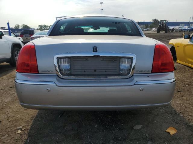 2004 Lincoln Town Car Executive VIN: 1LNHM81W54Y684801 Lot: 59486154