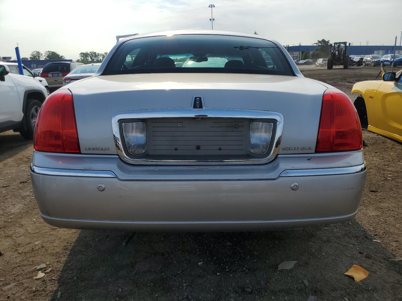 1LNHM81W54Y684801 2004 Lincoln Town Car Executive