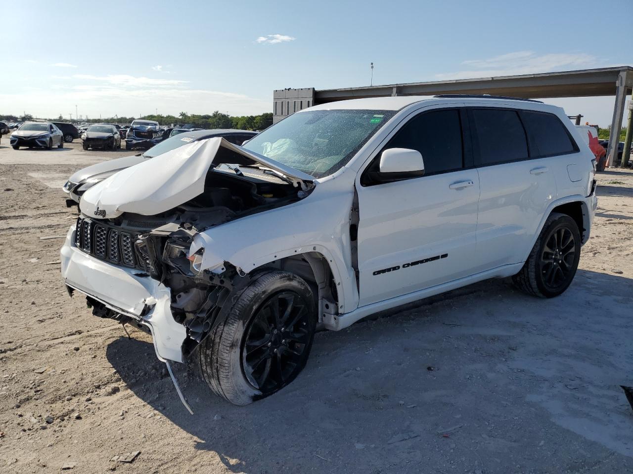 1C4RJEAG4NC154620 2022 Jeep Grand Cherokee Laredo E