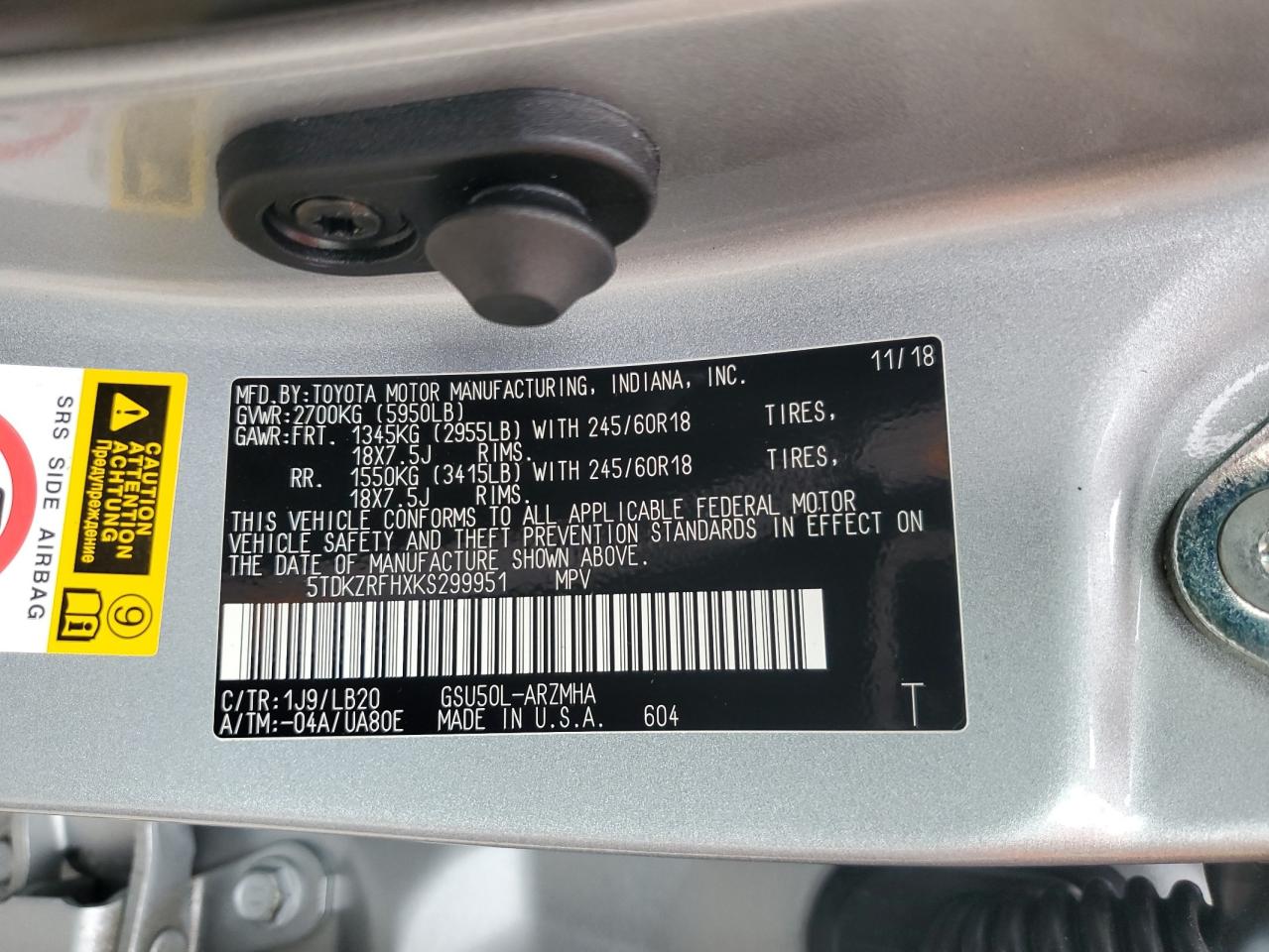 5TDKZRFHXKS299951 2019 Toyota Highlander Se