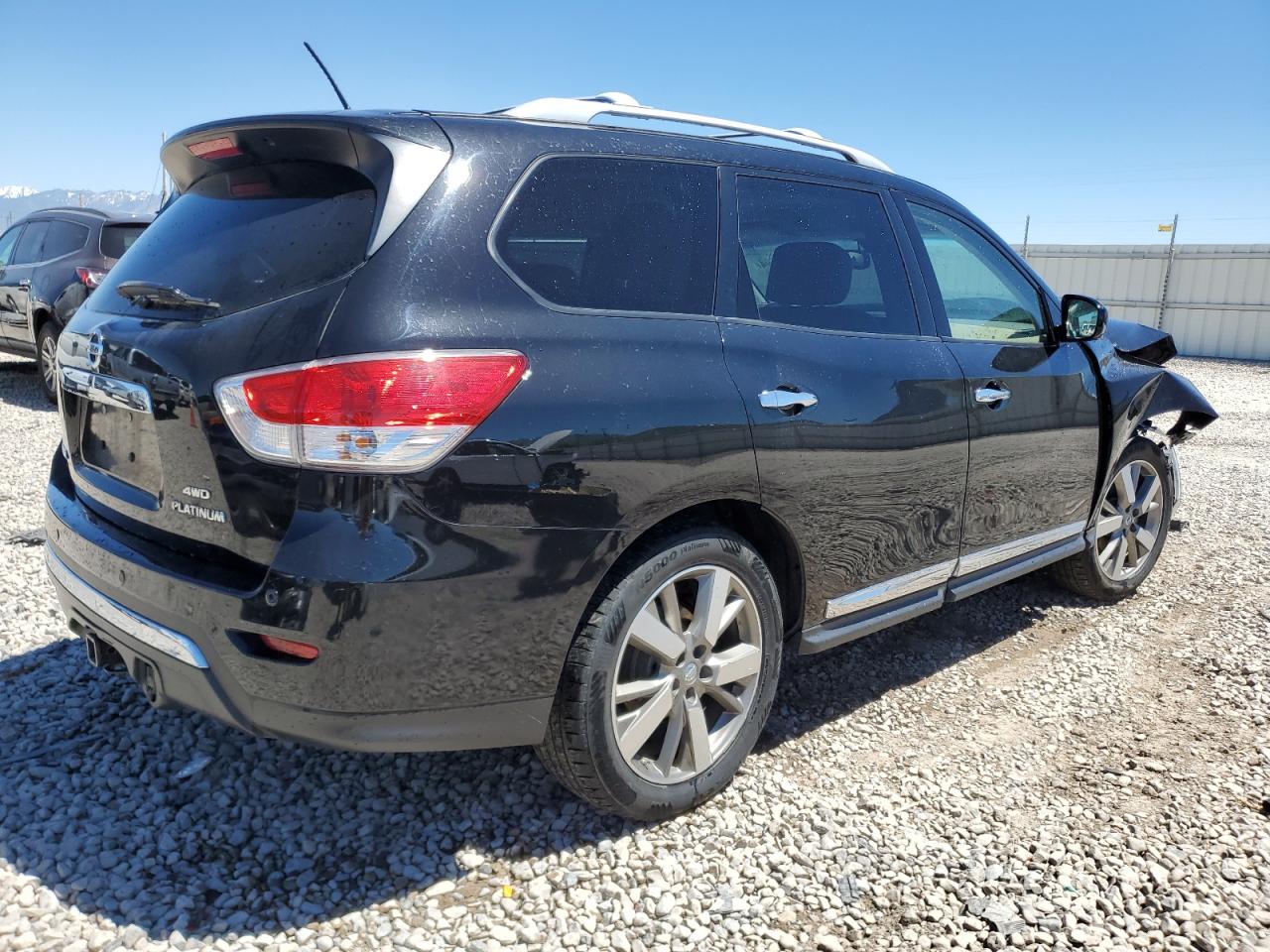 2015 Nissan Pathfinder S vin: 5N1AR2MM7FC631530