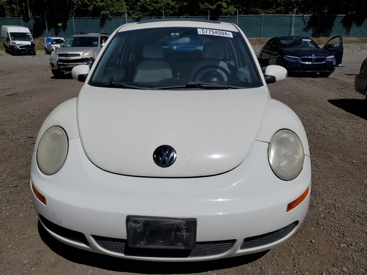 3VWFW31C28M515204 2008 Volkswagen New Beetle Triple White