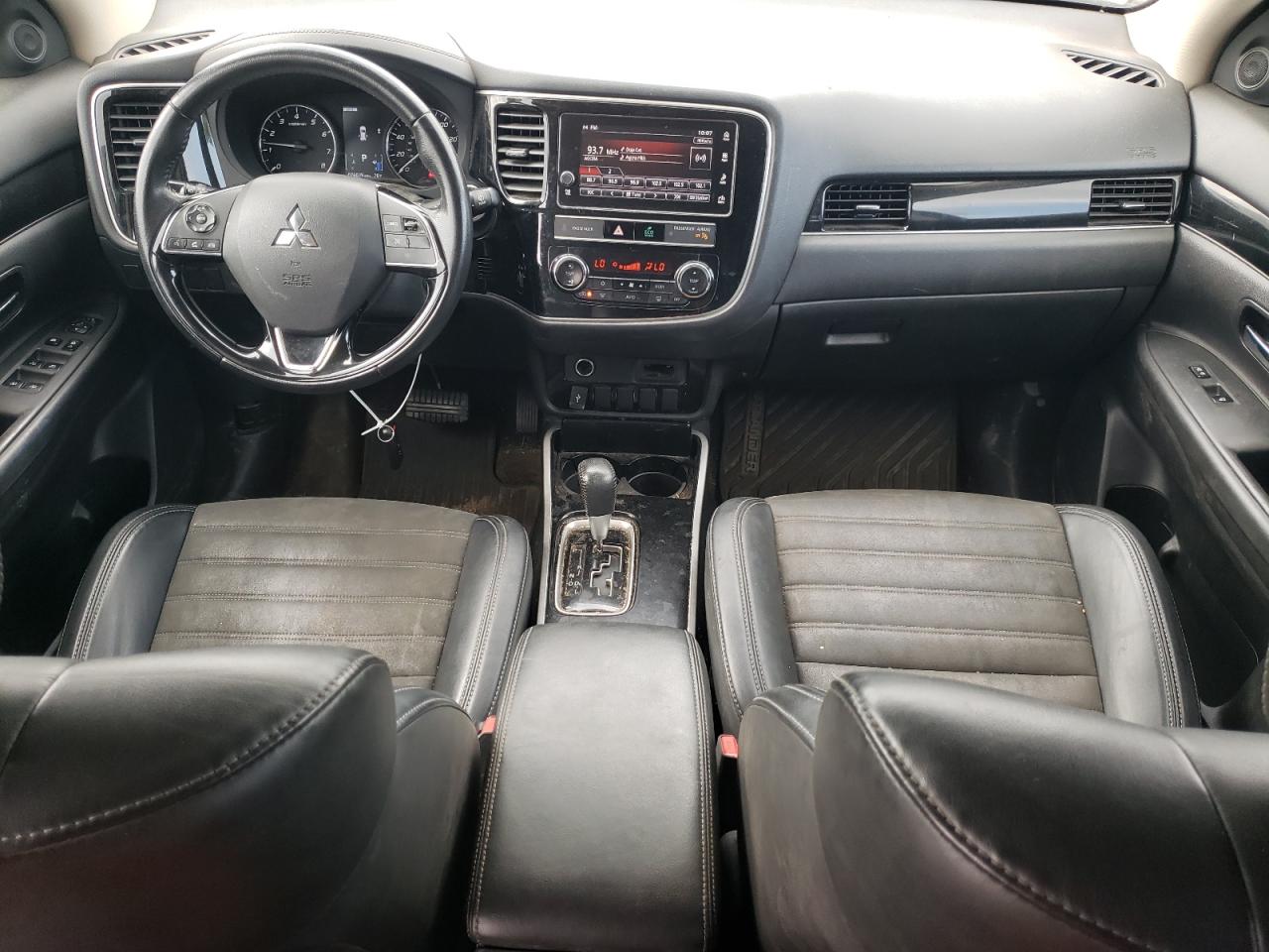 JA4AZ3A3XKJ002124 2019 Mitsubishi Outlander Se
