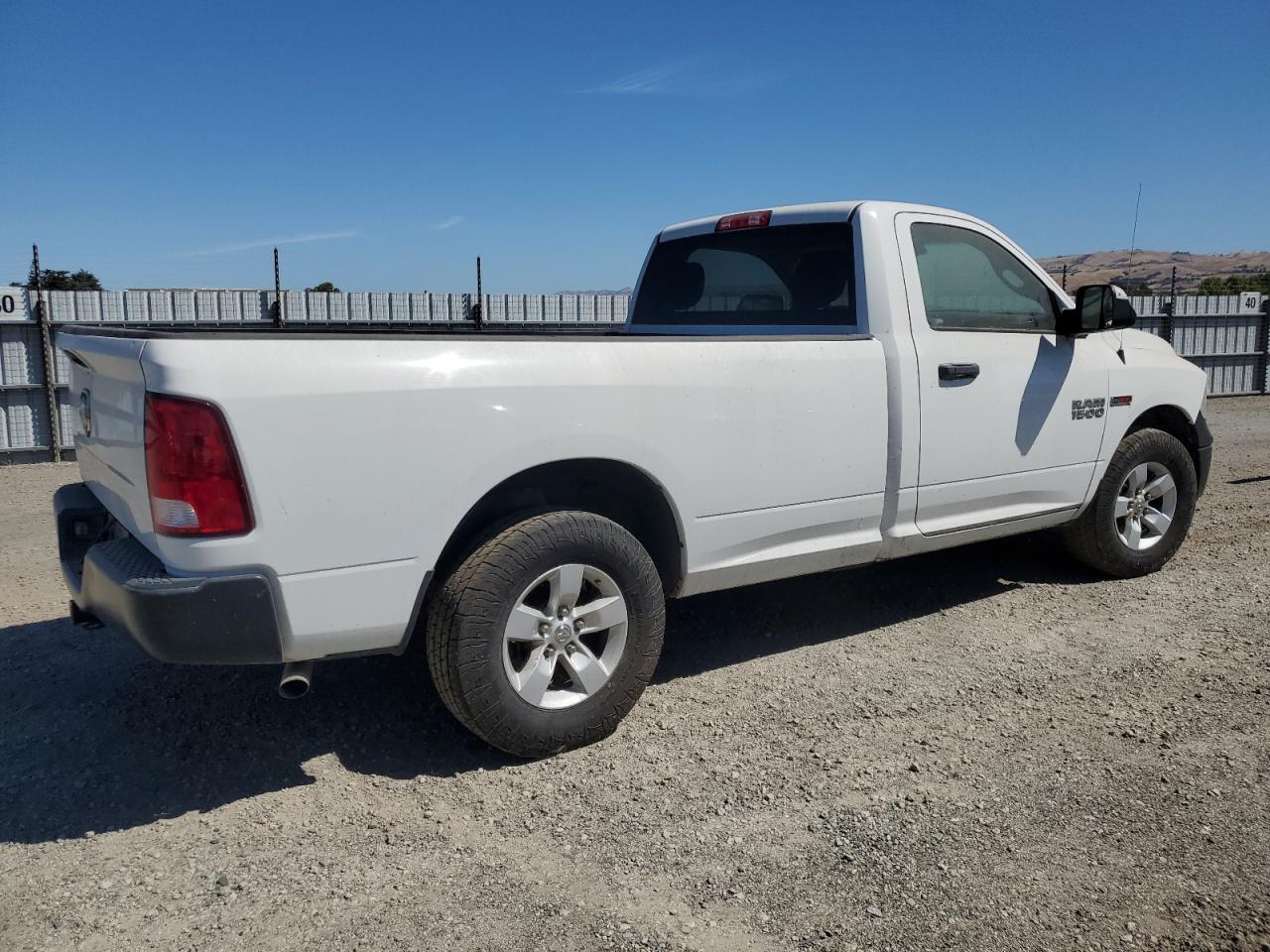 2016 Ram 1500 St vin: 3C6JR6DM9GG270092