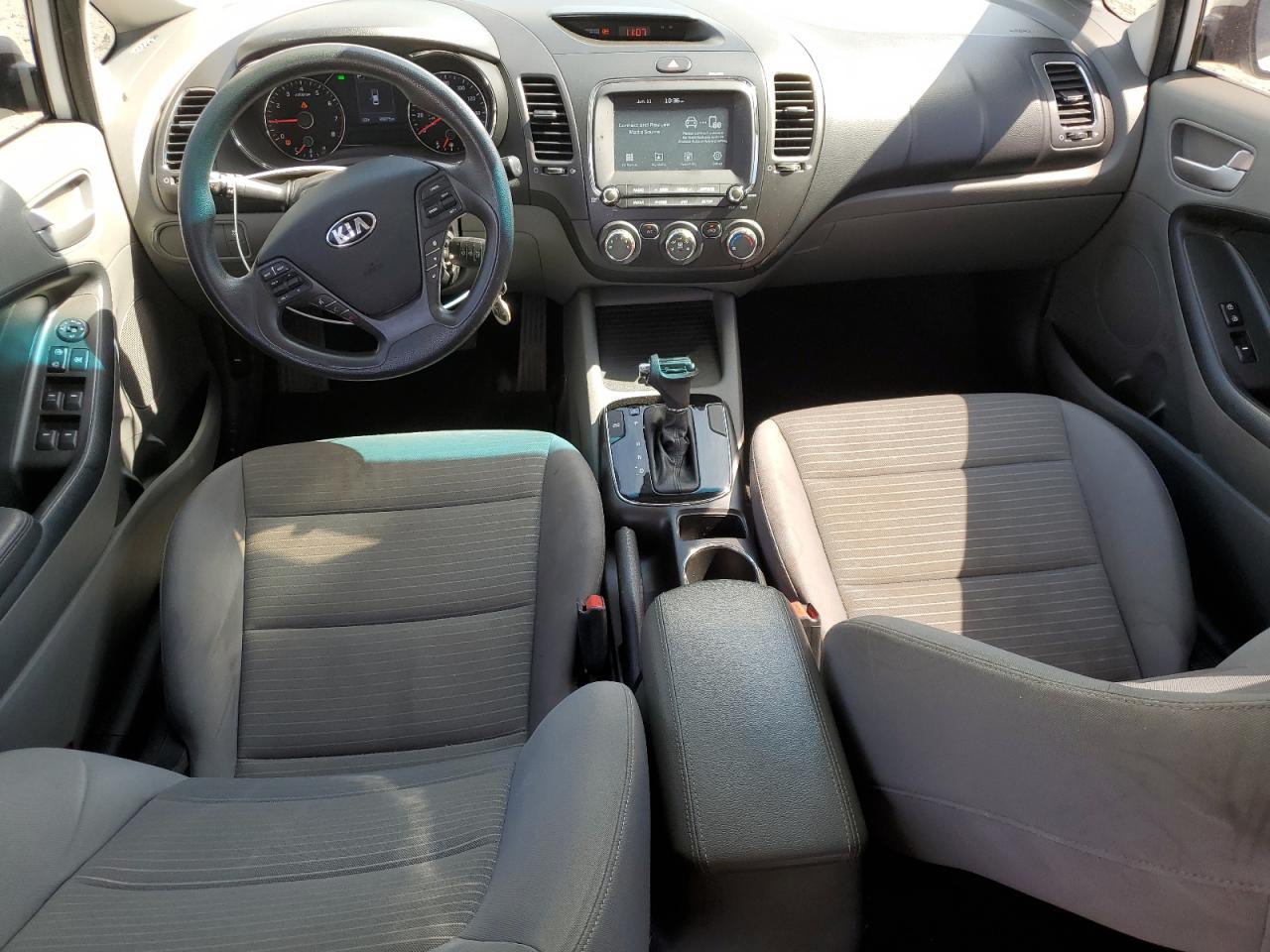 3KPFL4A72JE244276 2018 Kia Forte Lx