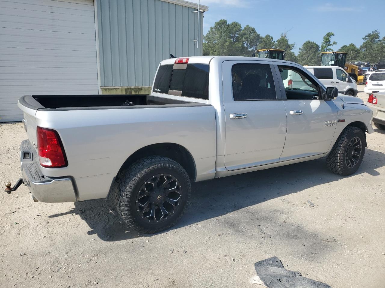 1C6RR7LM6FS748969 2015 Ram 1500 Slt