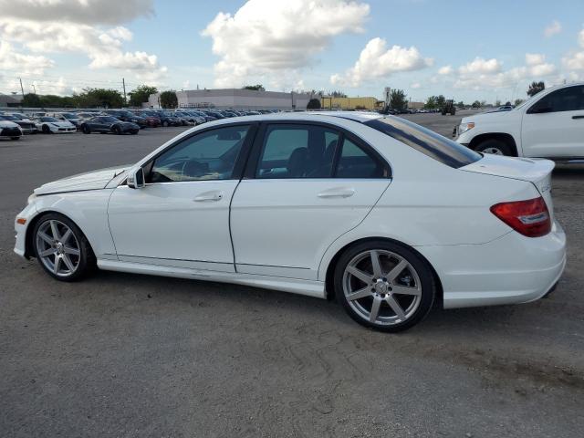 VIN WDDGF4HB5EA924340 2014 Mercedes-Benz C-Class, 250 no.2