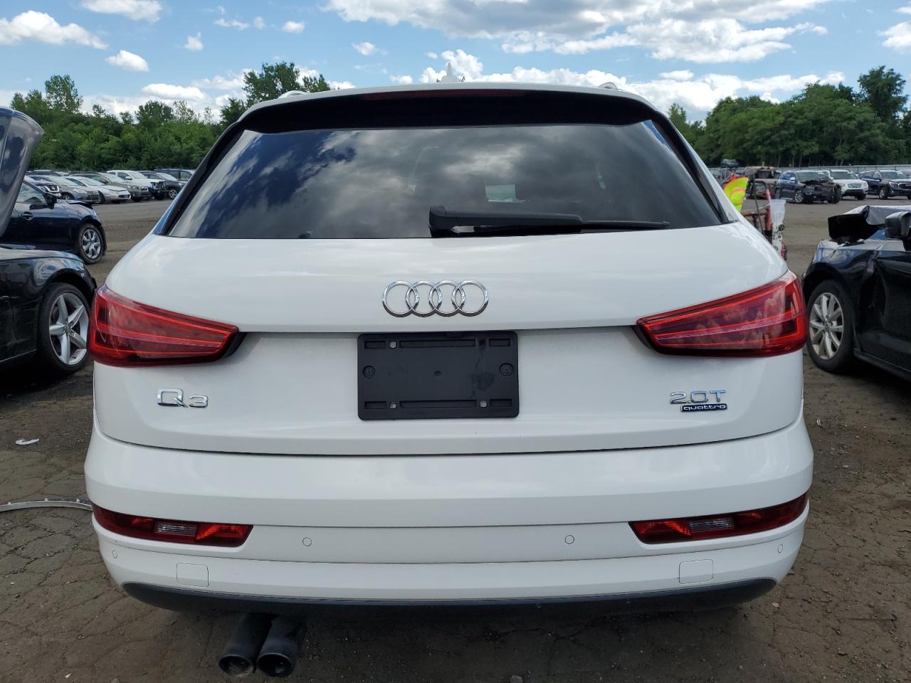 WA1ECCFS2JR017655 2018 Audi Q3 Premium