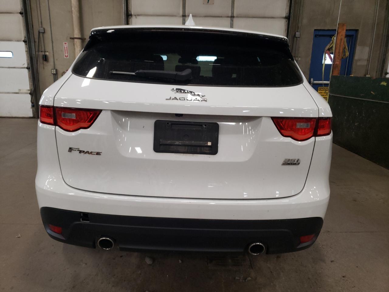 SADCJ2BV2HA495956 2017 Jaguar F-Pace Premium