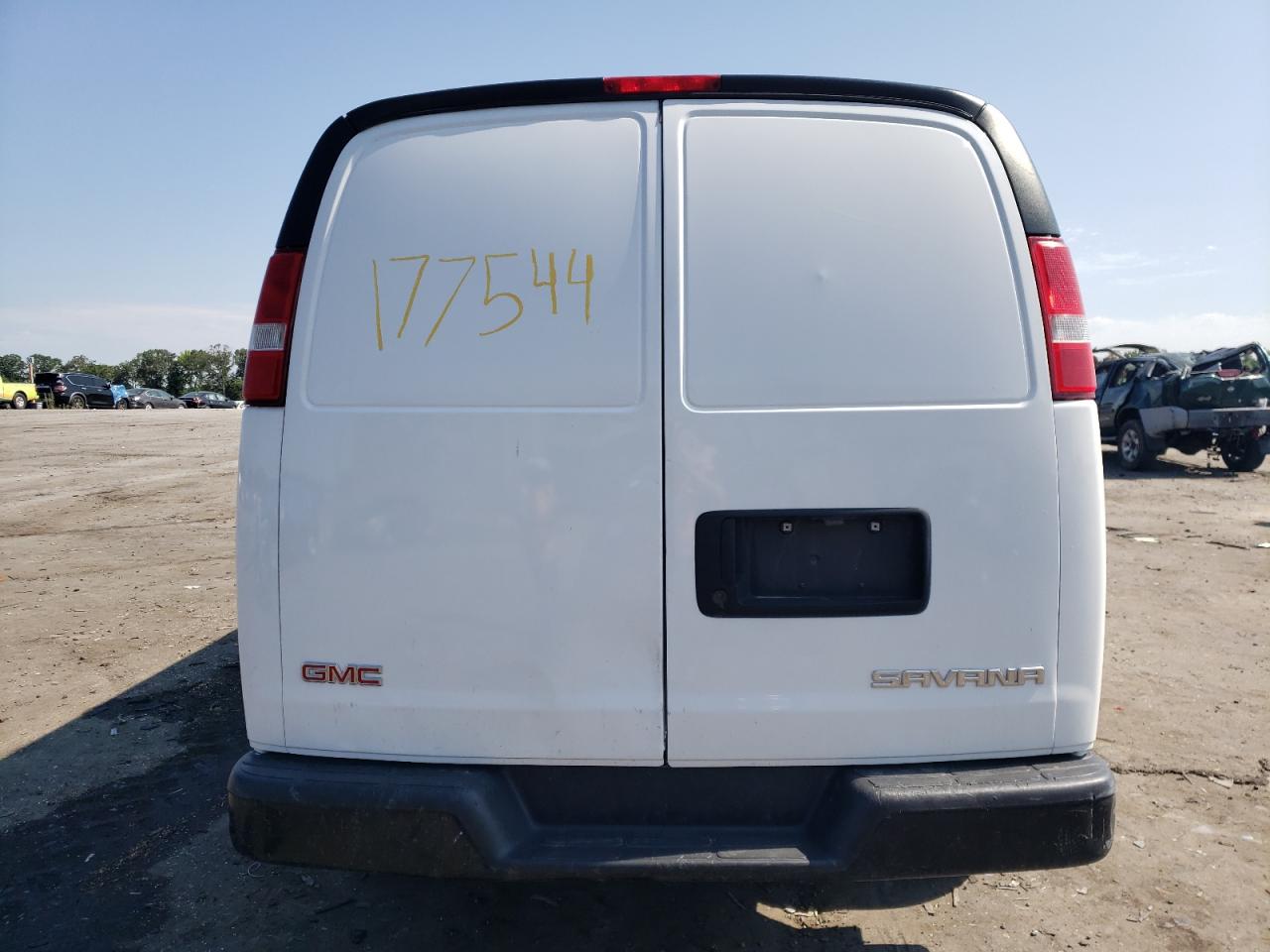 Lot #2843444531 2017 GMC SAVANA G25