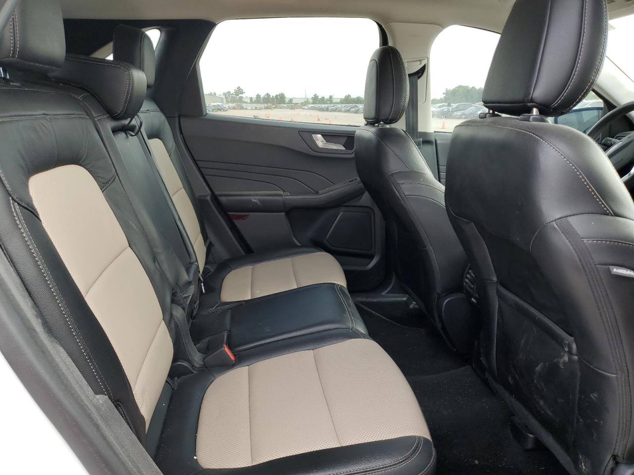 1FMCU9J95MUB11754 2021 Ford Escape Titanium