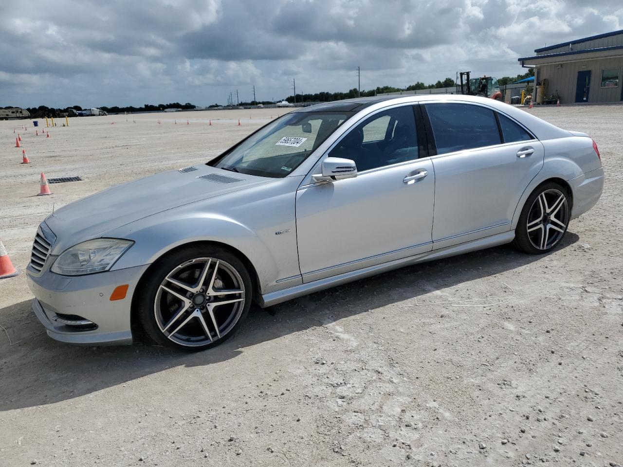 2012 Mercedes-Benz S 550 vin: WDDNG7DB3CA420216