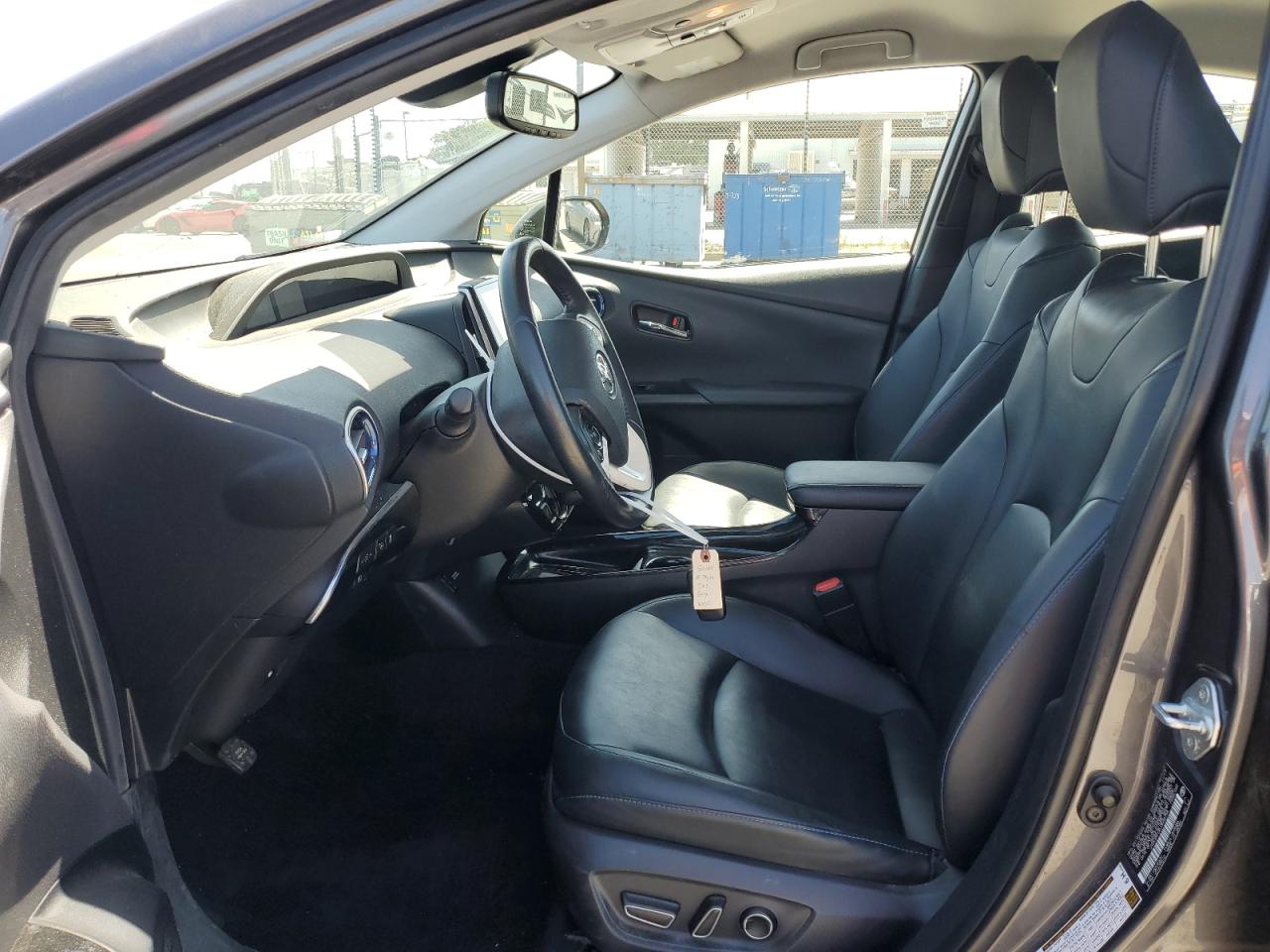 JTDKARFU8J3546758 2018 Toyota Prius