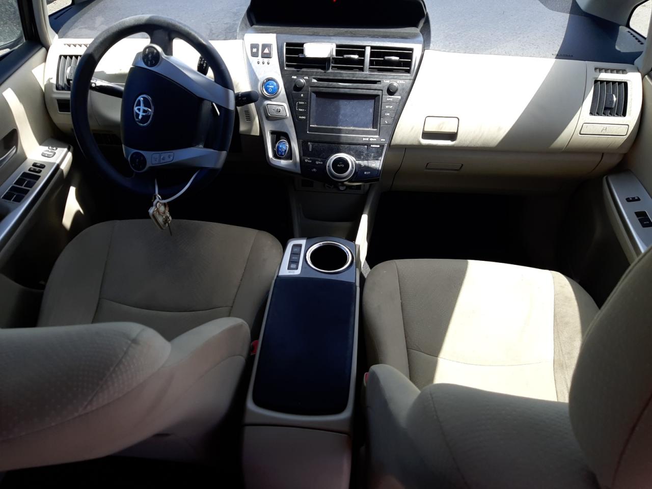 JTDZN3EU9E3323667 2014 Toyota Prius V