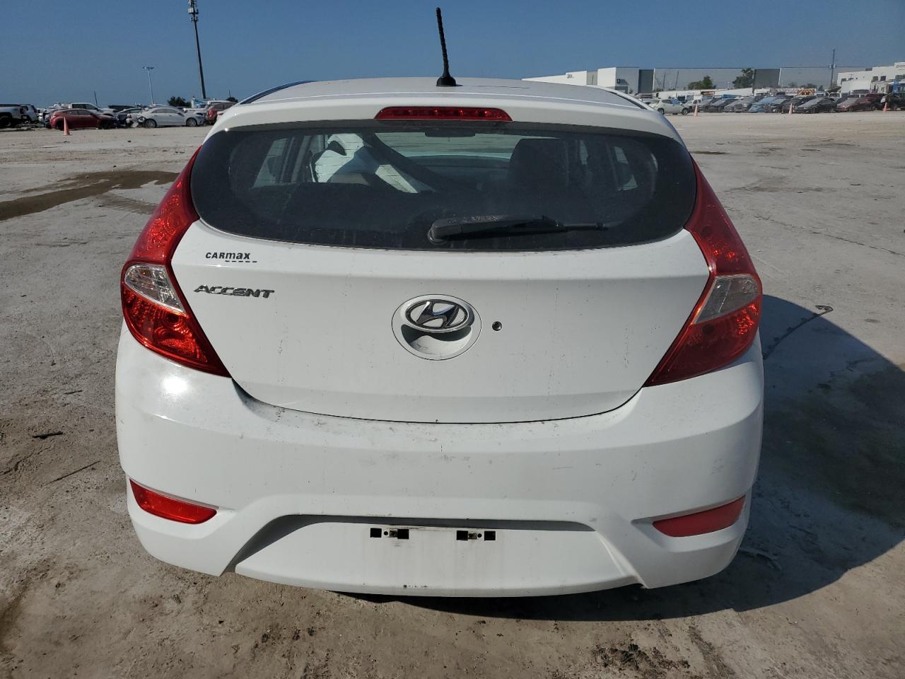 KMHCT5AE5HU320541 2017 Hyundai Accent Se