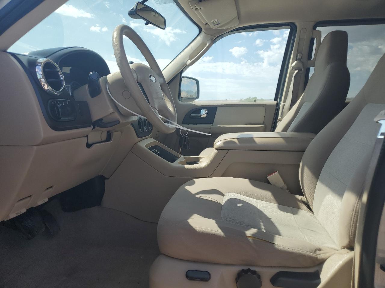 1FMPU16555LA52429 2005 Ford Expedition Xlt