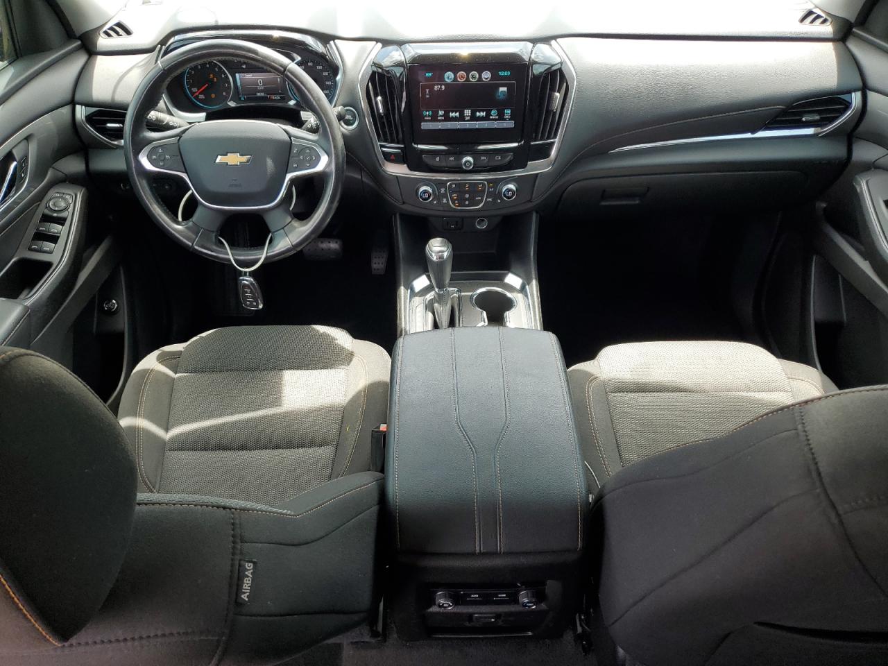 1GNERGKW5KJ140863 2019 Chevrolet Traverse Lt