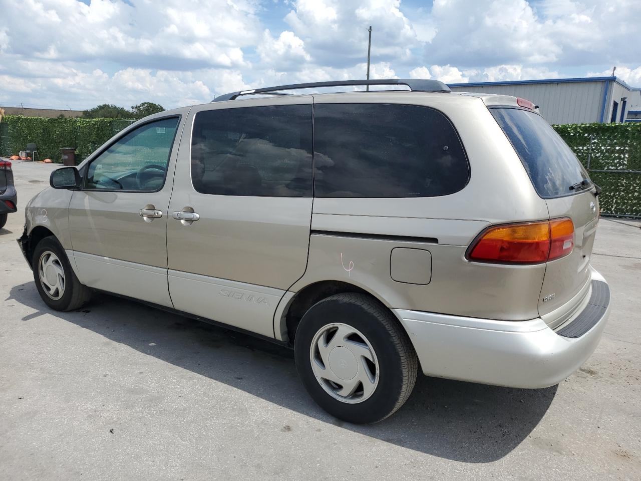 4T3ZF13C0YU310092 2000 Toyota Sienna Le