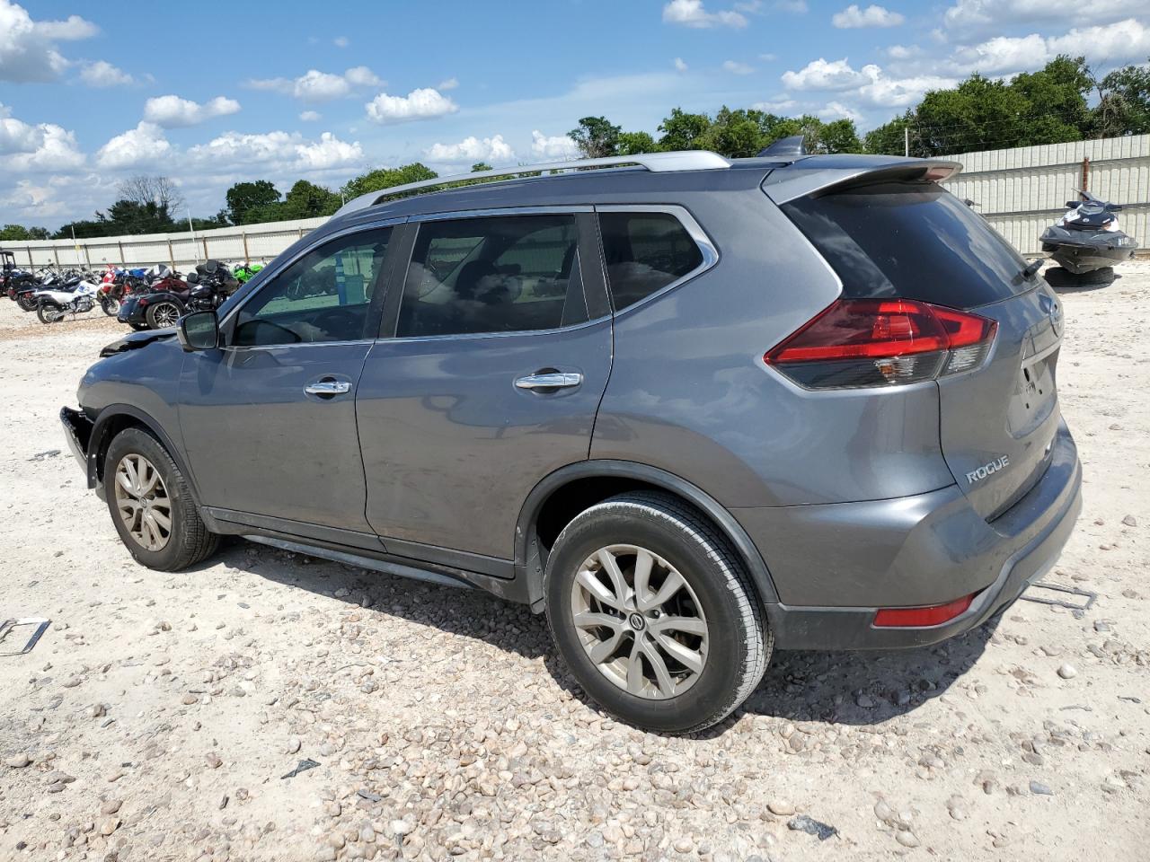 2018 Nissan Rogue S vin: KNMAT2MT9JP602738