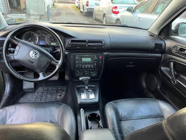 2003 Volkswagen Passat - Image 9