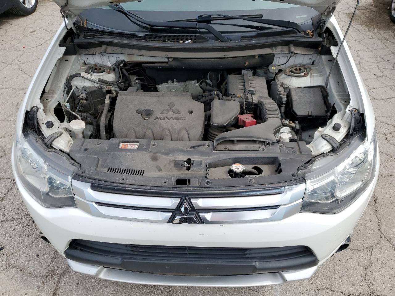 JA4AD3A31FZ004964 2015 Mitsubishi Outlander Se