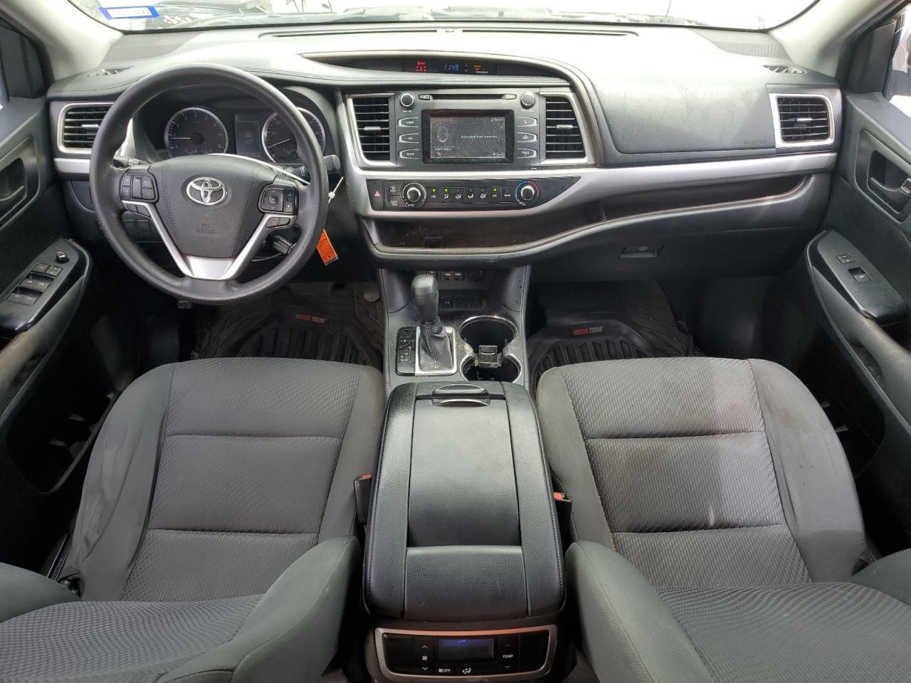 5TDZARFH8KS051901 2019 Toyota Highlander Le