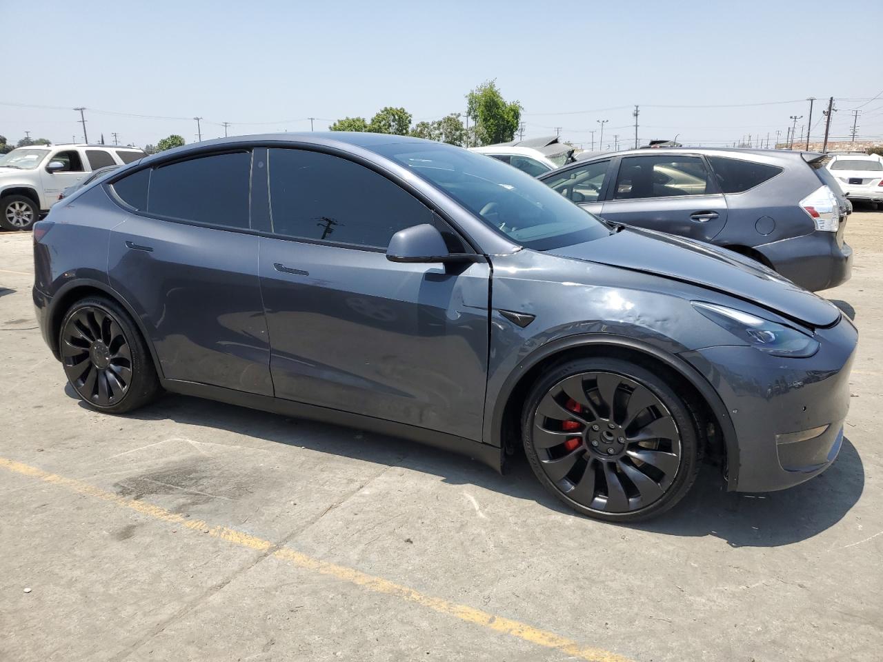 2022 Tesla Model Y vin: 7SAYGDEF4NF515324