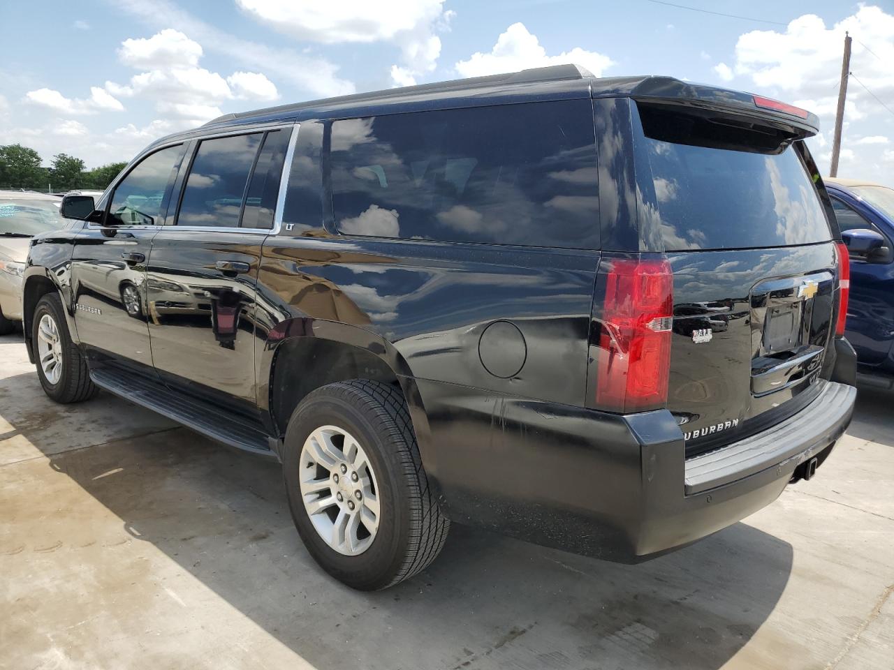 2019 Chevrolet Suburban C1500 Lt vin: 1GNSCHKC2KR177869