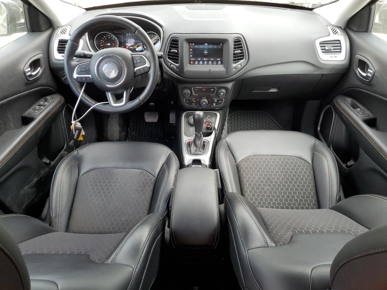 3C4NJDBB8LT115736 2020 Jeep Compass Latitude