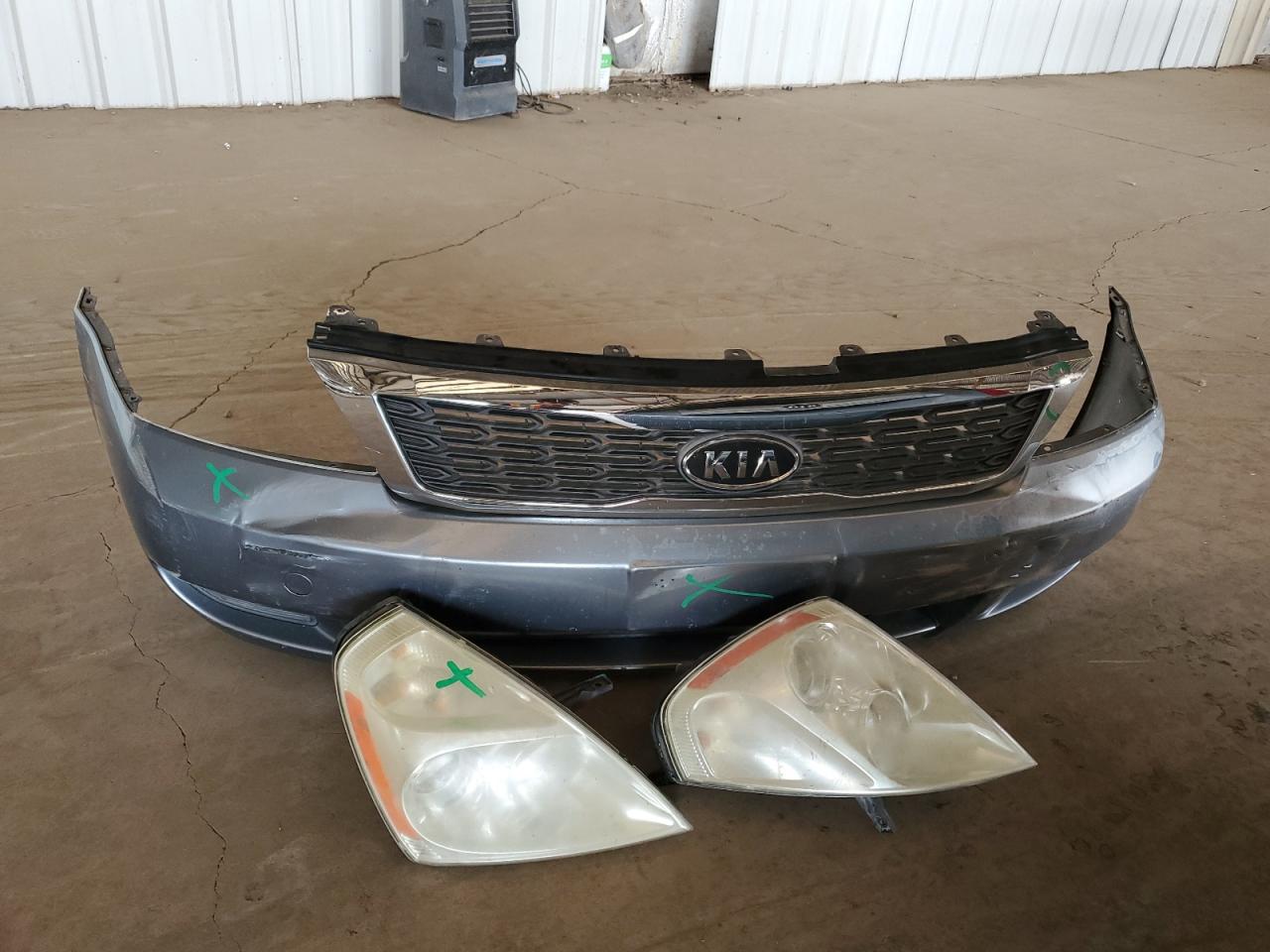 KNDMG4C79B6370957 2011 Kia Sedona Lx