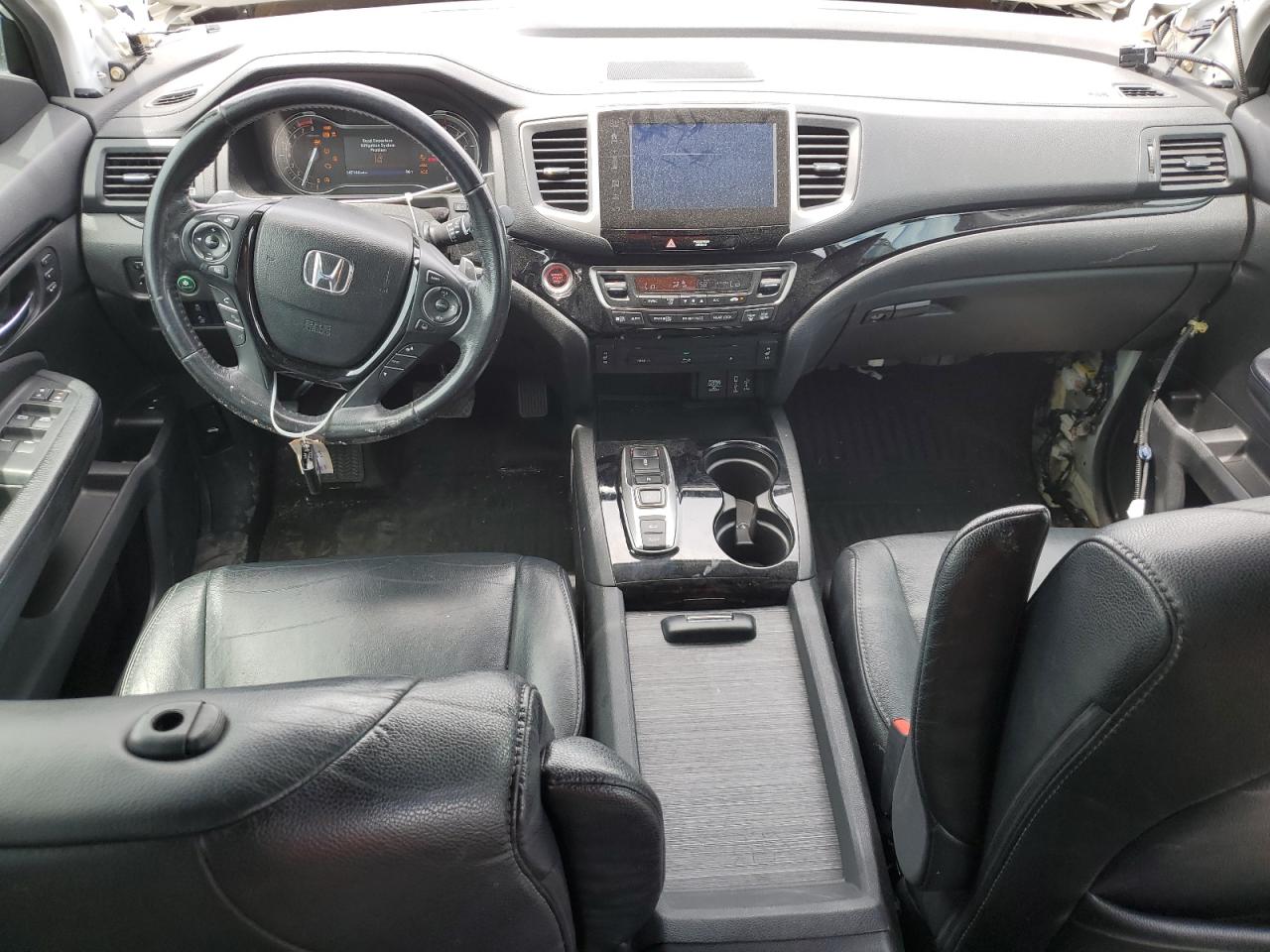 5FNYF6H93HB015886 2017 Honda Pilot Touring