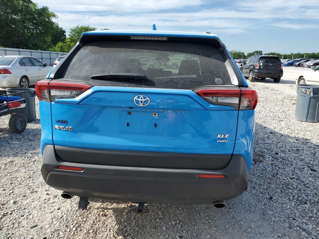 2019 Toyota Rav4 Xle vin: JTMP1RFV1KD039825