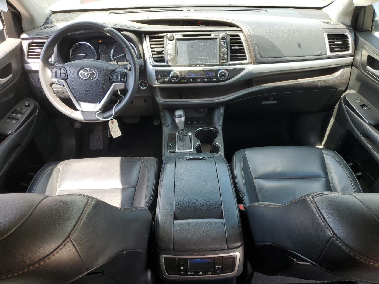 5TDJKRFH5GS264502 2016 Toyota Highlander Xle