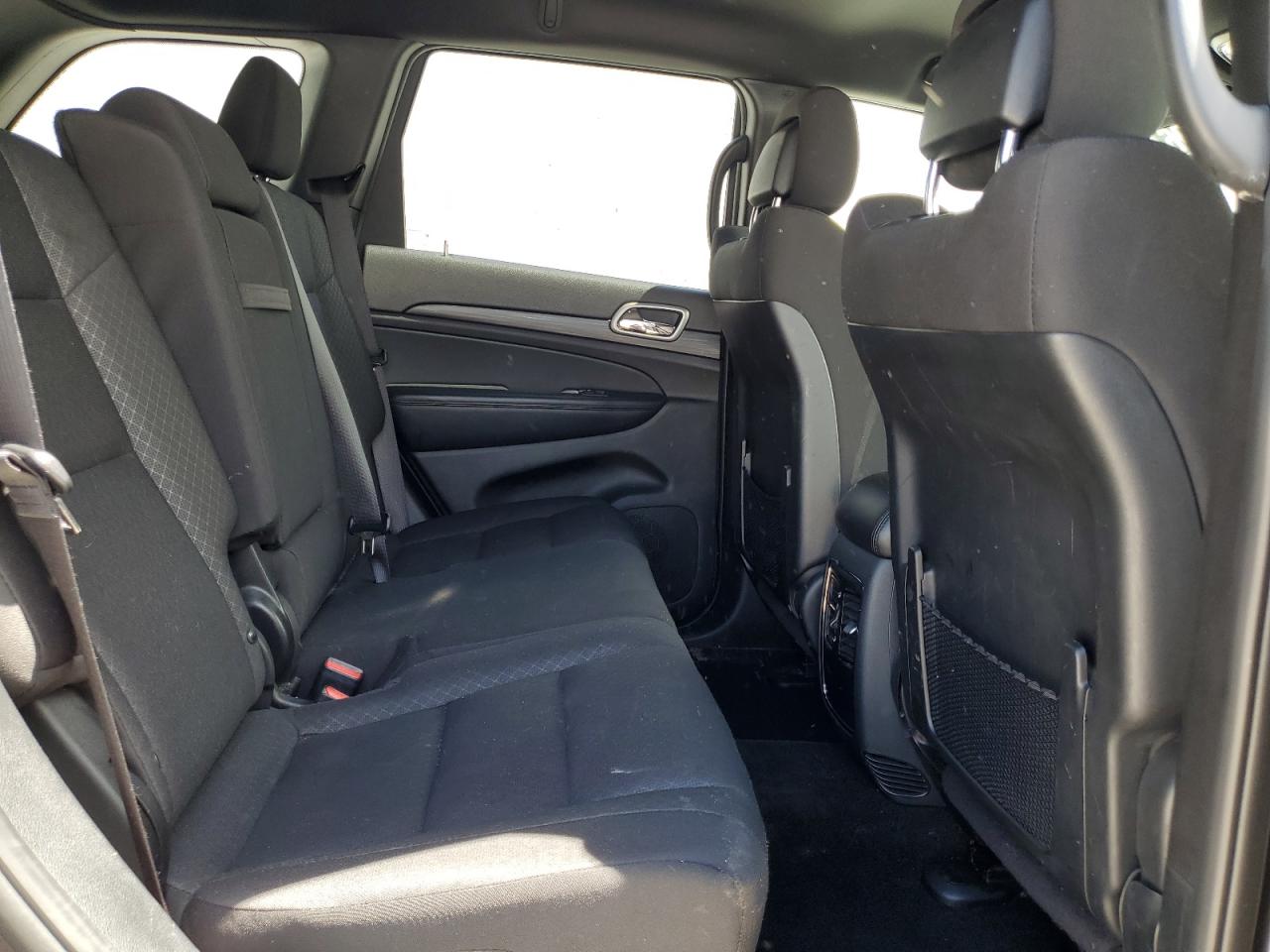 1C4RJFAG4LC199785 2020 Jeep Grand Cherokee Laredo