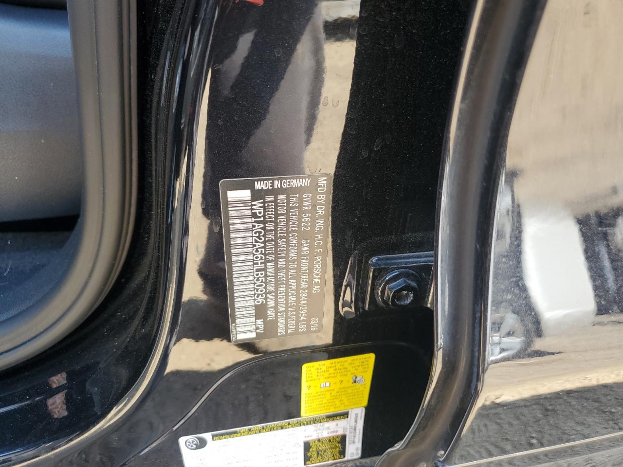 WP1AG2A56HLB50936 2017 Porsche Macan Gts