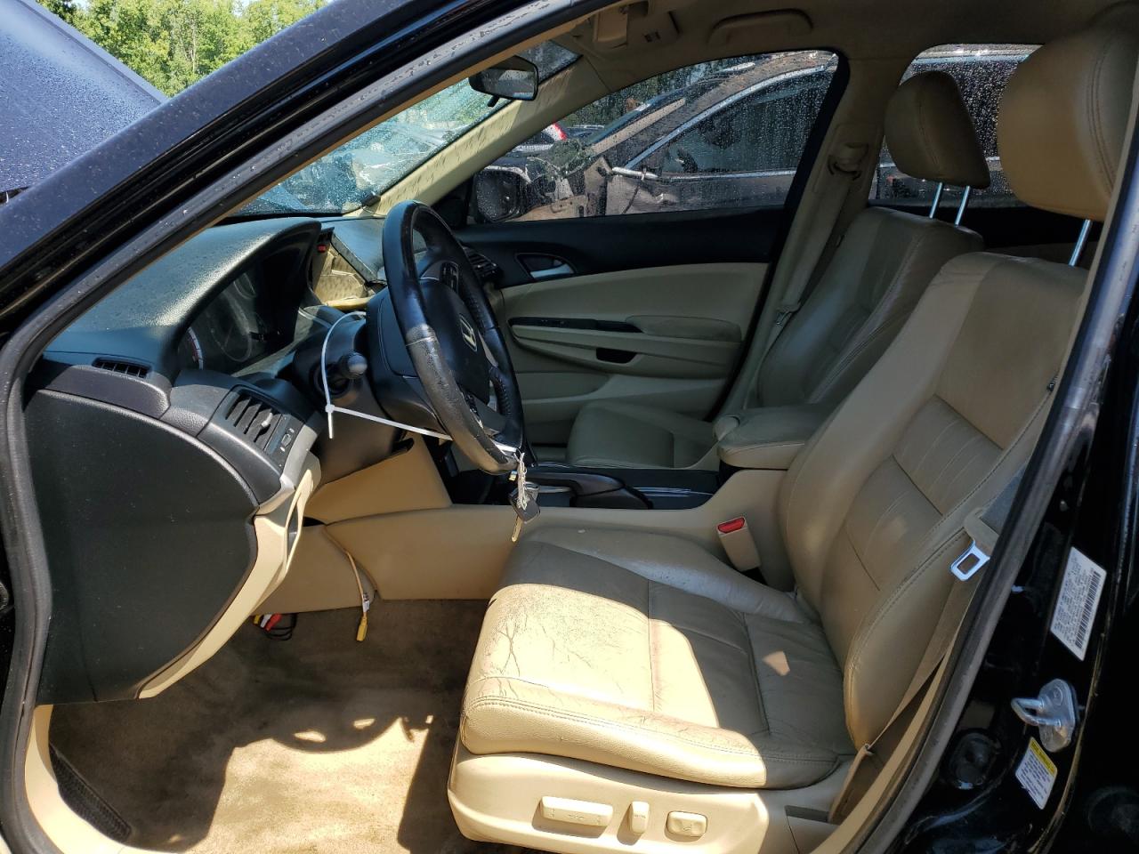 1HGCP2F6XBA062956 2011 Honda Accord Se