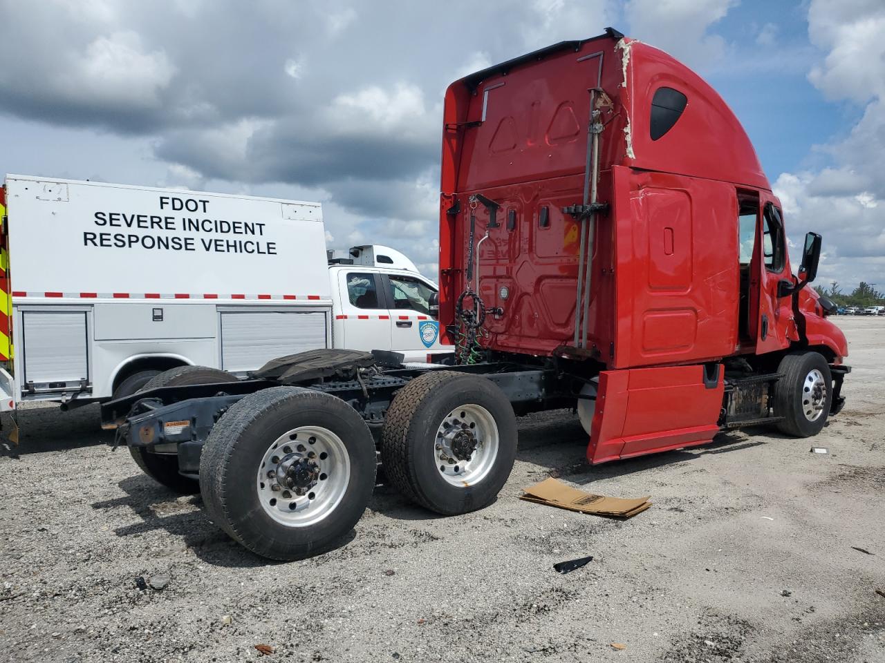 3AKJGLDR7KSKD3815 2019 Freightliner Cascadia 125